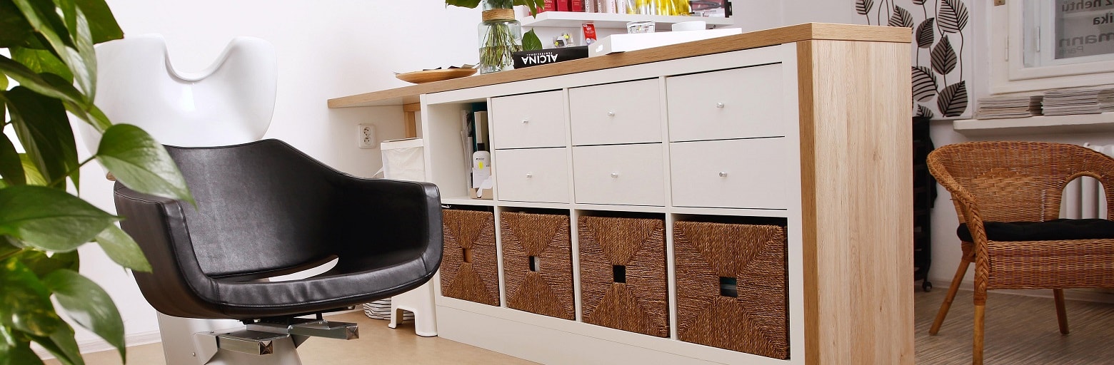 Interiér kadeřnického studia Esence na Letné